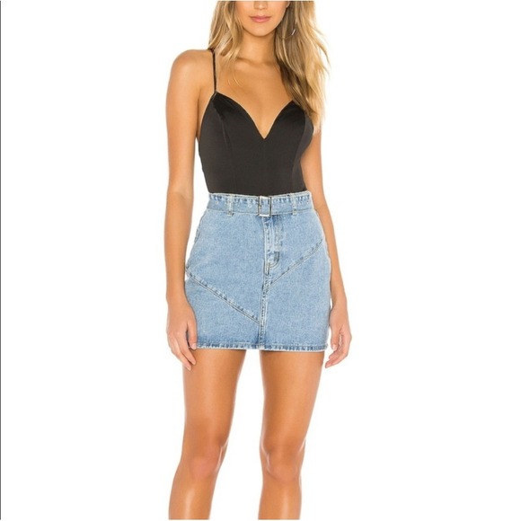 Superdown Revolve Kali Denim Mini Skirt Belted Rigid Denim‎ Light Wash Large - Picture 1 of 7